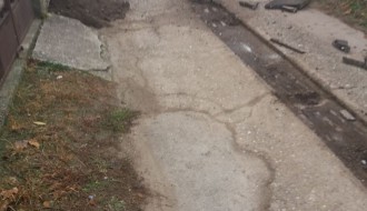 Uništavanje travnjaka, prilaza i druge javne površine zbog polaganja kablova (Kertvaroš)