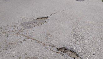 Udarne rupe u ulici Marka Oreškovića