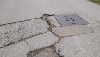 Udarne rupe u ulici Marka Oreškovića