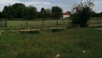 Polomljeno igralište u mesnoj zajednici Peščara