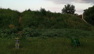 Polomljeno igralište u mesnoj zajednici Peščara