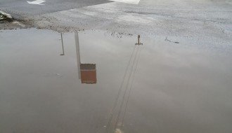 Posle malo veće kiše stvara se "jezero" na putu kod benzinske pumpe pre "Rode"