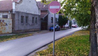 Izvađen znak u ulici Biskupa Lajče Budanovića