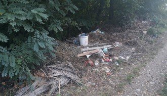 Mini deponija na Somborskoj pruzi