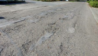 Veliko oštećenje na raskrsnici Batinske ulice i glavnog puta