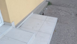 Ispijanje alkohola u zoni škole i dečijeg igrališta - Tavankut