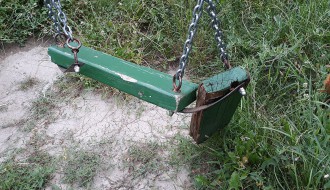 Zapušteno igralište u MZ Mali Radanovac