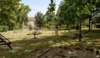 Zapušteno igralište u MZ Mali Radanovac