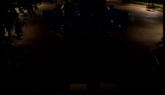 Plava fontana u mraku