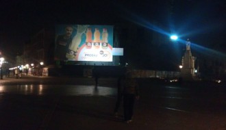 Slabo osvetljeni centar grada