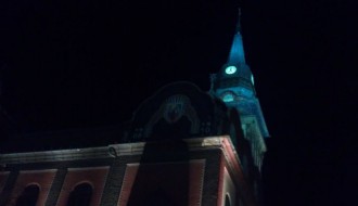 Slabo osvetljeni centar grada