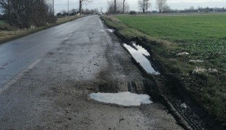 Velike udarne rupe na putu Stari Žednik - Đurđin