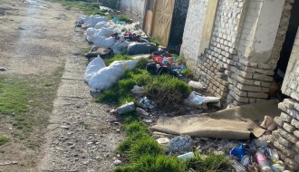 Kućni  otpad, šut, uginule životinje u Velebitskoj ulici