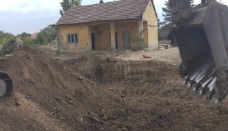 Opasnost za građane i neobezbeđen prelaz (Novi Žednik)