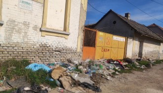 Nagomilavanje smeća na kraju Velebitske ulice