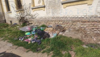 Nagomilavanje smeća na kraju Velebitske ulice