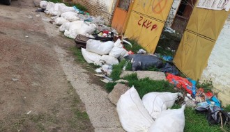 Nagomilavanje smeća na kraju Velebitske ulice