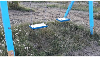 Molimo nadležne da košenje dečijih parkova odrade DO KRAJA!