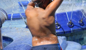 Kupanje u plavoj fontani