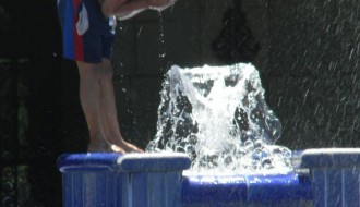 Kupanje u plavoj fontani