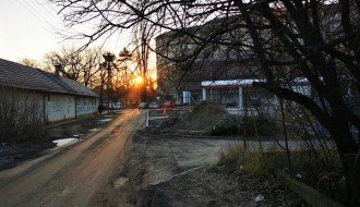 Uzurpiranje javne površine na uglu Izvorske i Jaše Ignjatovića