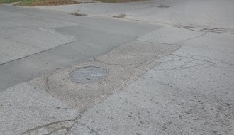 Udarna rupa u Ulici Vjekoslava Karasa