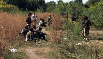 Migranti u napuštenoj kući