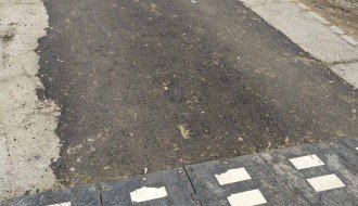 Udarne rupe u ulici Ive Lole Ribara