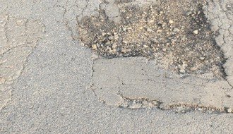 Put Stari Žednik - Đurđin prepun rupa, ozbiljno ugrožava bezbednost saobraćaja