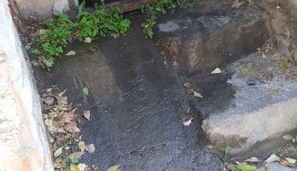 Voda teče danima na ulicu (ulica Bose Milićević)