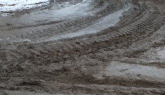 Blato do kolena na uglu ulica Jovana Mikića i Celjske