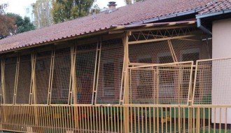 Obdanište na Radijalcu ograđeno kao u boksu za životinje