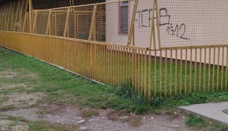 Obdanište na Radijalcu ograđeno kao u boksu za životinje