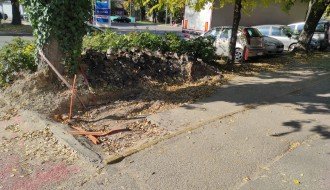 Ostaci radova na javnoj površini ostavljeni nedeljama