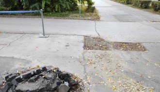 Ostaci radova na javnoj površini ostavljeni nedeljama