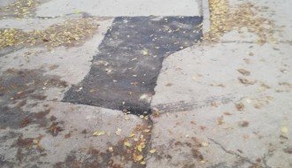 Ostaci radova na javnoj površini ostavljeni nedeljama