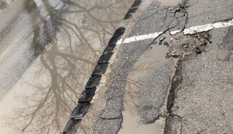 Ruglo trotoara u Matije Gupca ulici u samom centru grada