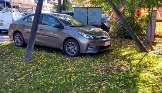 Gde je nestala pešačka staza na uglu Karađorđevog i Bajskog puta?