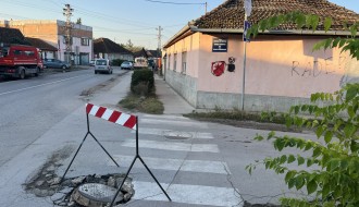 Oštećena šahta blizu OŠ Majšanski put