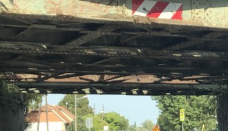 Nebezbedan prolaz ispod nadvožnjaka u Lošinjskoj ulici