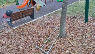 Ruinirano igralište u Dudovoj šumi