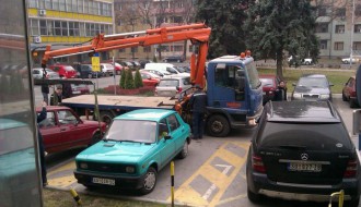 Sirotinja uvek pati...