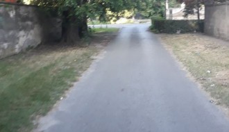 Potrebno skresati krošnje u Ulici Josipa Eugena Tomića