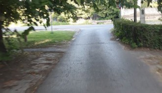 Potrebno skresati krošnje u Ulici Josipa Eugena Tomića