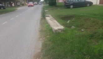 Betonski stub polegnut u Gundulićevoj ulici