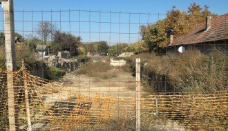 Opasnost na trotoaru u ulici Aksentija Marodića