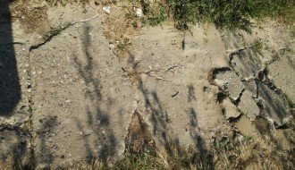 Opasnost na trotoaru u ulici Aksentija Marodića