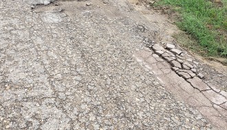 Katastrofalna situacija sa lokalnim putem i centrom naselja (Gornji Tavankut)