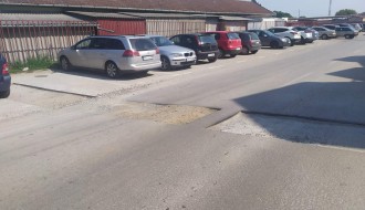 Oštećenje kolovoza u Velebitskoj ulici