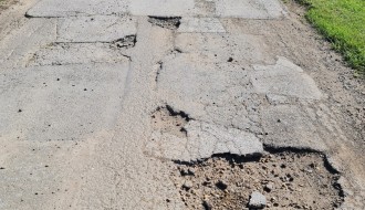 Velike i duboke rupe u Vrnjačkoj ulici na Paliću